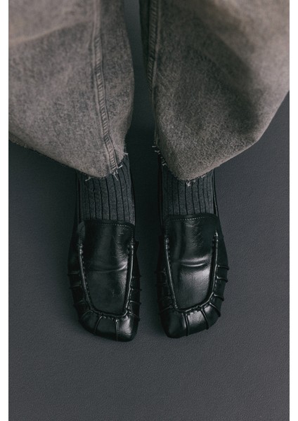 Loafer 2510 - Büzgülü Detaylı Siyah Kadın Loafer