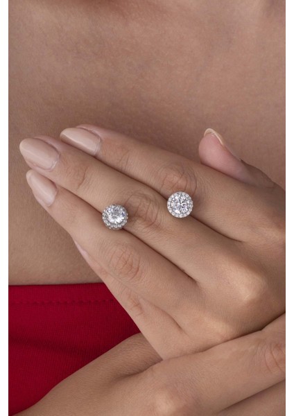 Yuvarlak Kesim Tektaş Kadın Gümüş Küpe