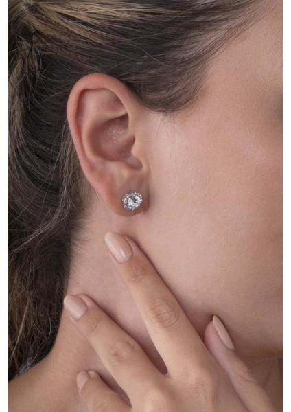 Yuvarlak Kesim Tektaş Kadın Gümüş Küpe modelleri