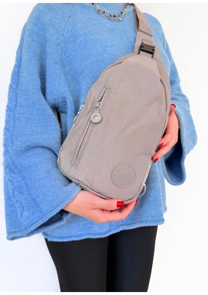 Kadın Suya Dayanıklı Krinkıl Kumaş Çapraz Askılı Günlük Çanta Bej indirimleri
