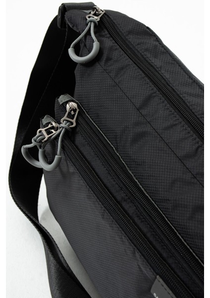 Kadın Suya Dayanıklı Paraşüt Kumaş 4 Gözlü Çapraz Askılı Siyah Oval El ve Omuz Çantası Siyah fırsatları