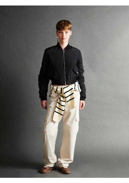 Xsıde Siyah Kolej Yaka Crop Kadın Bomber Mont fiyatları