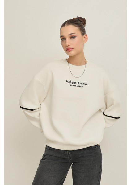 Ekru Bisiklet Yaka Baskılı Oversize Sweatshirt fiyatları