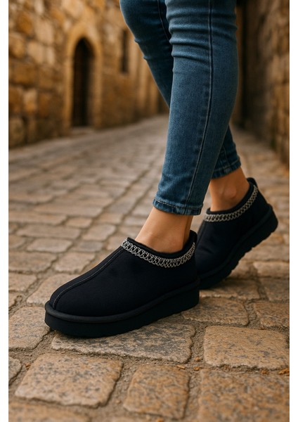 Kalın Tabanlı Içi Kürklü Kadın Sabo Bot modelleri