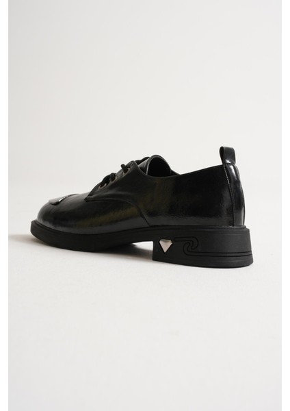 Arven Kadın Siyah Rugan Metal Aksesuarlı Günlük Ayakkabı modelleri