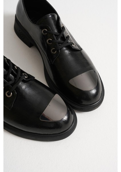 Arven Kadın Siyah Rugan Metal Aksesuarlı Günlük Ayakkabı fırsatları