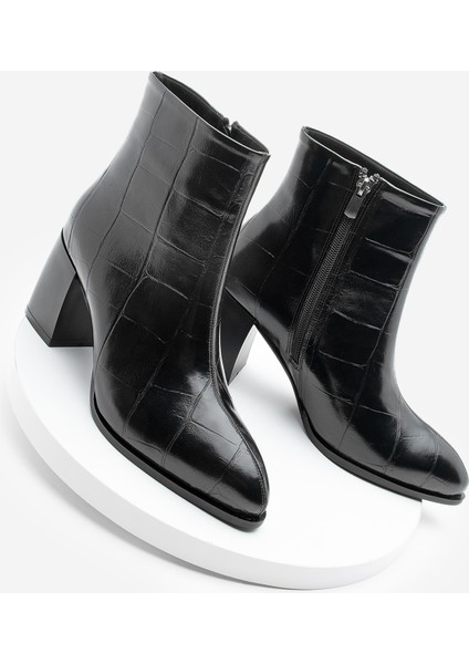 Kadın Sivri Burun Dikiş Detaylı Kalın Topuklu Bot Verika Siyah Croco