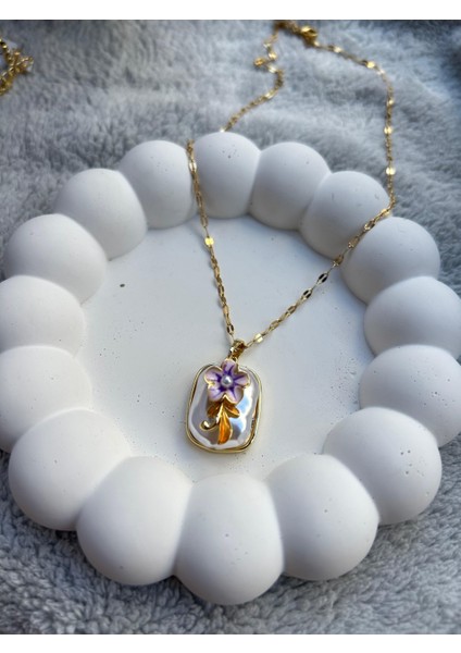 Incili Mor Çiçekli Çelik Kararmaz Kolye