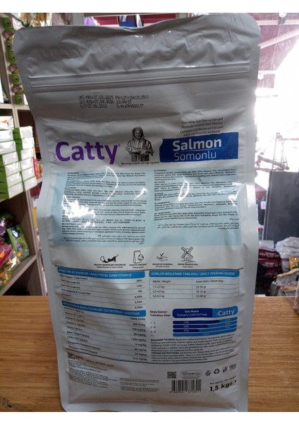 Yetişkin Kedi Kuru Mama Somon Balıklı 1.5 kg fiyatları