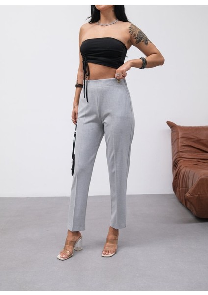 Dekorati̇f Düğmeli̇ Arka Bel Lasti̇kli̇ Pantolon modelleri