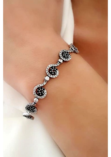 Oniks ve zirkon taş detaylı gümüş su yolu bileklik