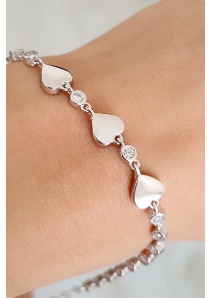 Kalp figürlü gümüş zirkon taşlı bileklik