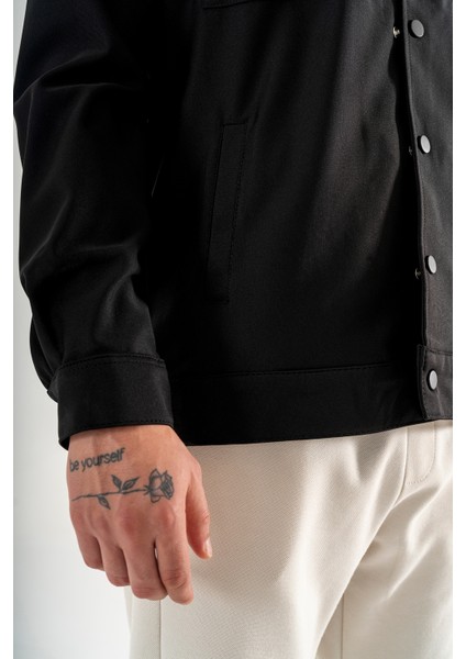 Erkek Siyah Rahat Kesim Gömlek Ceket Kapaklı Çift Cepli Çıtçıtlı