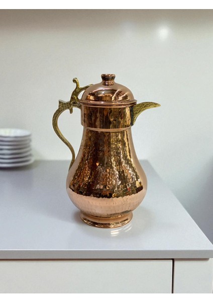- 2 Litre El Dövmesi Bakır Sürahi – 708 Gram, Kapaklı / Kapaksız Seçenek, Saf Bakır & Kalaylı Iç Yüzey, El Işçiliği Geleneksel Maraş Dövmesi, Şık ve Sağlıklı Sunum