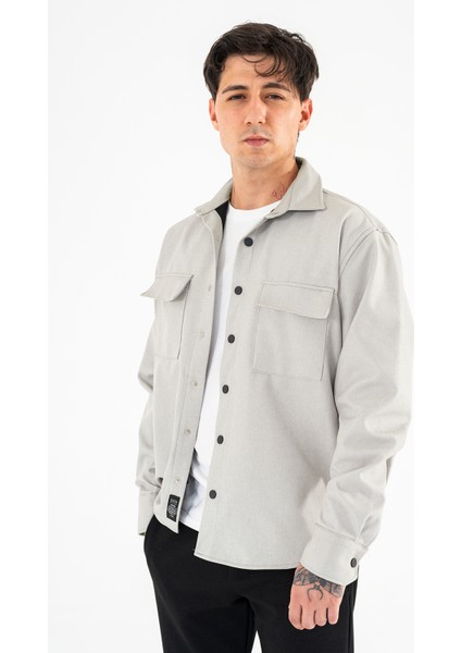 Erkek Açık Gri Oversize Gömlek Ceket Kapaklı Çift Cepli Çıtçıtlı modelleri