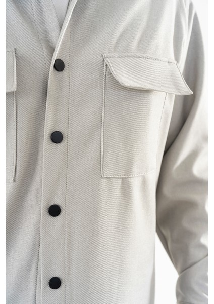 Erkek Açık Gri Oversize Gömlek Ceket Kapaklı Çift Cepli Çıtçıtlı indirimleri