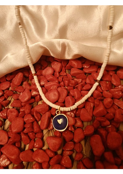 Beyaz Taş Kalp Uc Detaylı Kolye modelleri