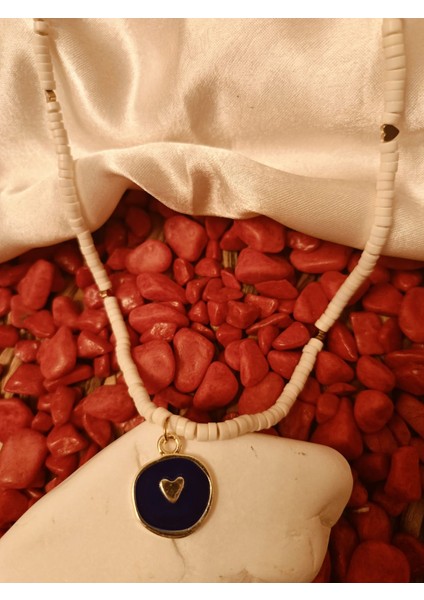 Beyaz Taş Kalp Uc Detaylı Kolye fırsatları