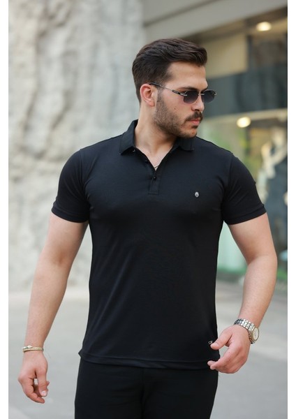 Erkek Yakalı Arma Detaylı Kısa Kollu Tişört