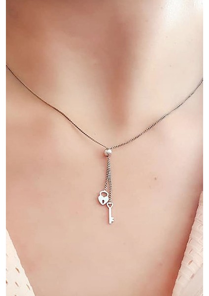 İtalyan tasarımı kalbimin anahtarı gümüş kolye