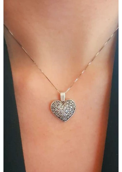Zirkon taşlı gümüş kalp kolye