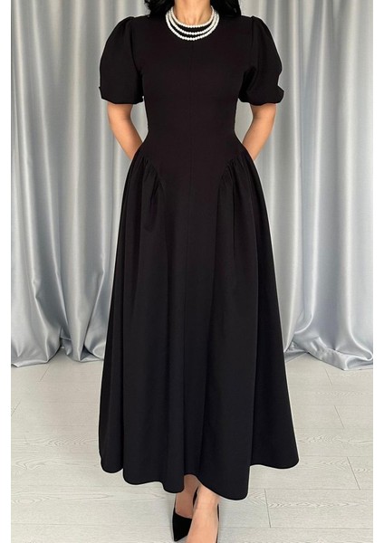 Siyah Etek Yanları Büzgülü Balon Kollu Elbise fırsatları