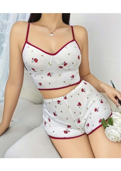 Arias Closet Pamuklu Beyaz Üstüne Kırmızı Gül Desen Fitilli Askılı Şortlu Pijama Takımı