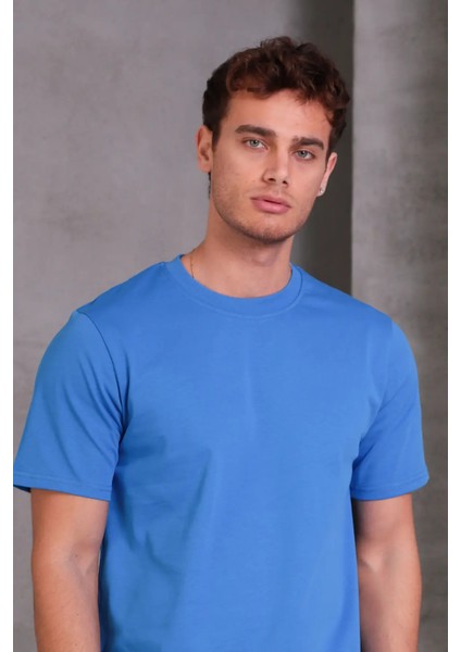 Erkek Relax Fit Bisiklet Yaka %100 Pamuk Rahat Kesim Basic Tişört