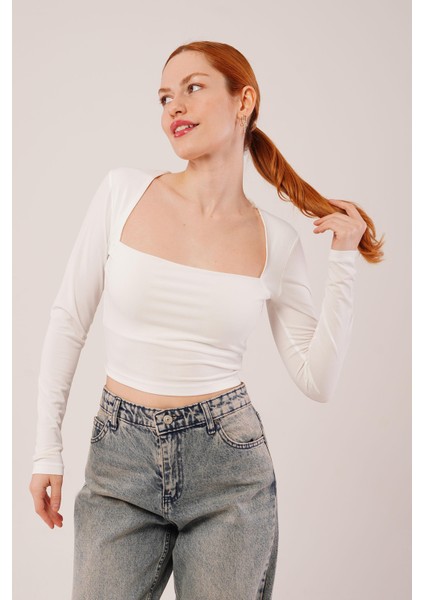 Kare Yaka Basic Beyaz Bluz