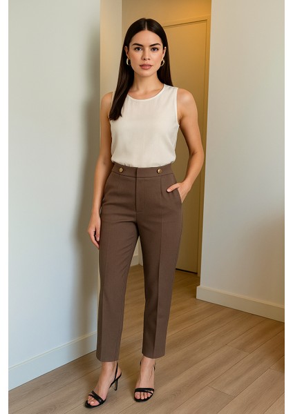 Dekorati̇f Düğmeli̇ Arka Bel Lasti̇kli̇ Pantolon