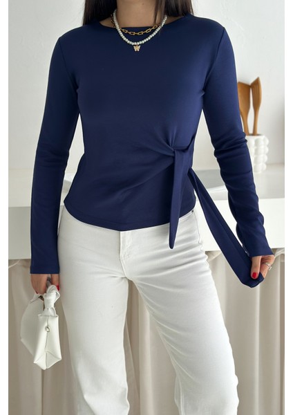 Kadın Belden Bağlamalı Uzun Kollu Bluz – Minimal & Şehirli Stil