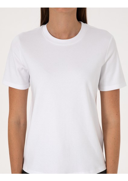 Kadın Beyaz Regular Fit Basic Tişört 50310543-VR013