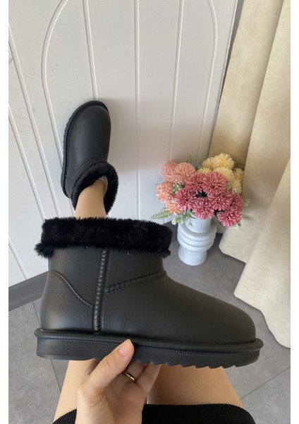 Siyah Su Geçirmez Içi Kürklü Kısa Kadın Hafif Yağmur Botu TMD2025200