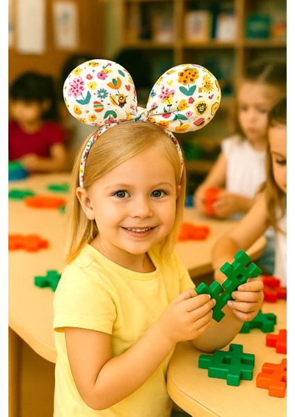 Beyaz Çiçek Desenli Fiyonk Taç modelleri