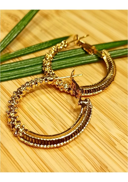 Altın Renk Lüks Gösterişli Figürlü Küpe