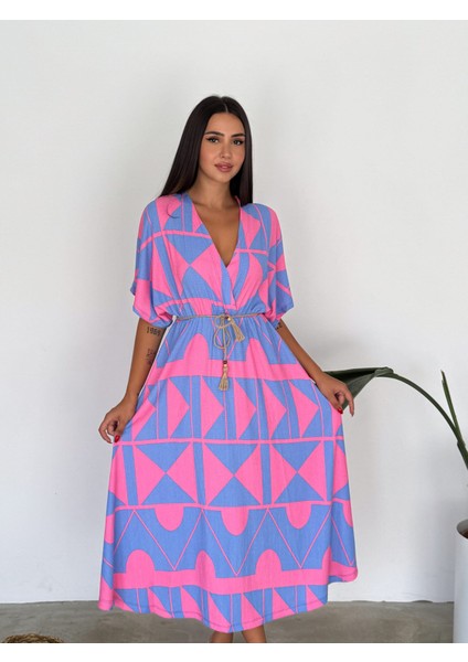 Kruvaze Yaka Viskon Kumaş Yaprak Desenli Elbise Oversıze Yırtmaç Detay