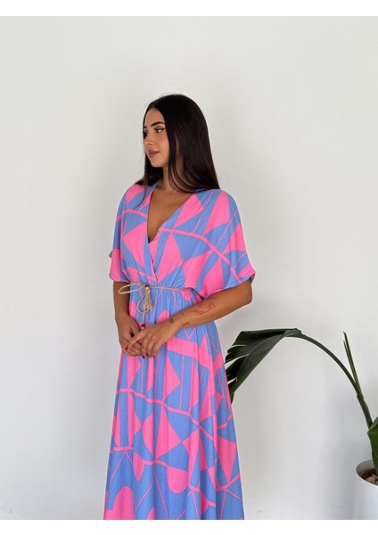 Kruvaze Yaka Viskon Kumaş Yaprak Desenli Elbise Oversıze Yırtmaç Detay fırsatları