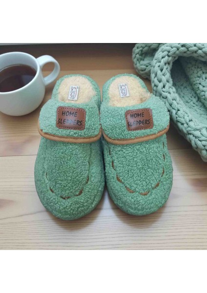 Kadın Peluş Ev Terliği – Pofuduk, Kaymaz Taban, Kışlık & Sıcak Tutucu modelleri