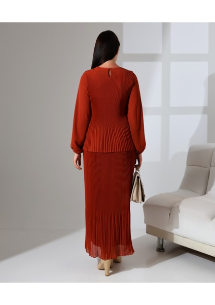 Etek Görünümlü Uzun Pili Elbise