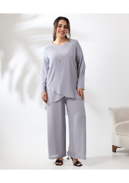 Rahat Beden Taş Detaylı Kısa Şifon Bluz