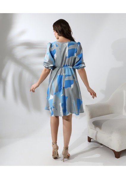 V Yaka Yarım Kol Kısa Elbise