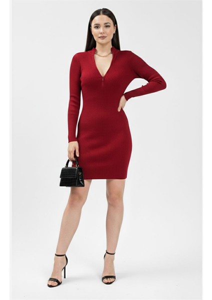 Dokuma Kumaş Polyester Karışımlı Kırmızı Balıkçı Yaka Fermuarlı Elbise modelleri