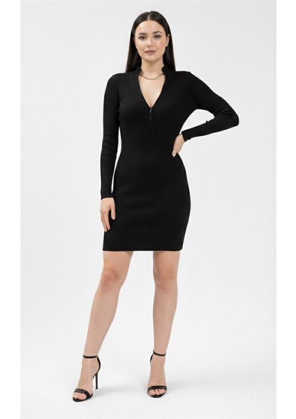 Dokuma Kumaş Polyester Karışımlı Balıkçı Yaka Fermuarlı Elbise Siyah fiyatları
