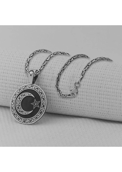 Siyah Gravur Işlemeli Ay Yıldız 925 Ayar Gümüş Erkek Kolye