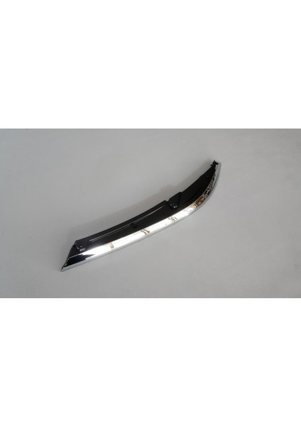 Volkswagen Passat B8 B8,5 15-24 Far Üst Nikelajı Krom Sol