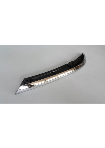 Volkswagen Passat B8 B8,5 15-24 Far Üst Nikelajı Krom Sol fiyatları