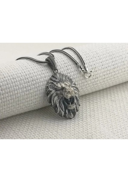 Kükreyen Aslan Üç Boyutlu 925 Ayar Gümüş Erkek Kolye