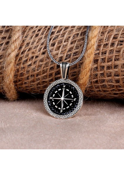 Mikro Taşlı Pusula 925 Ayar Gümüş Erkek Kolye