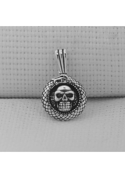 Kurukafalı Yılan Tasarımlı 925 Ayar Gümüş Erkek Kolye Ucu