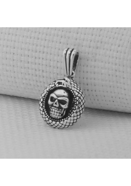 Kurukafalı Yılan Tasarımlı 925 Ayar Gümüş Erkek Kolye Ucu